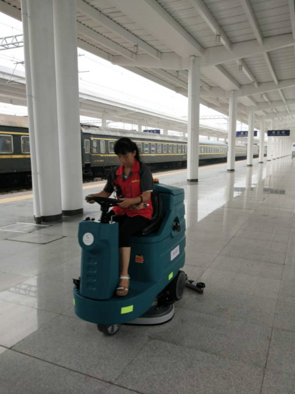 徐州洗地機.jpg 徐州洗地機.jpg